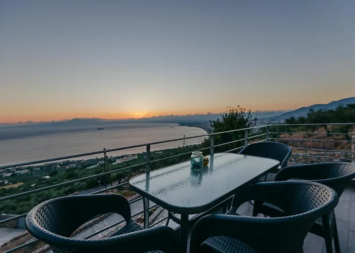 Bay View Апартаменты Каламата